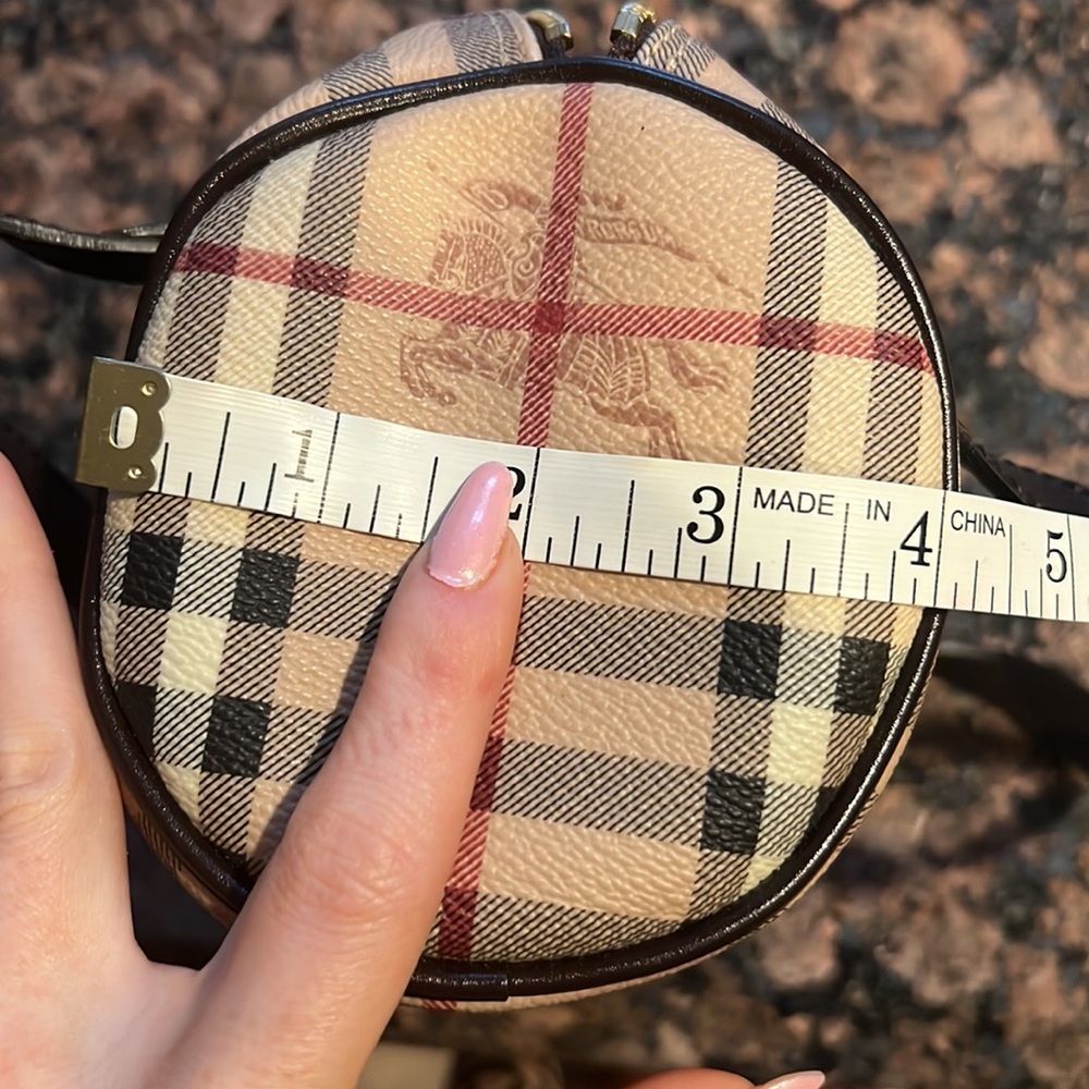 BURBERRY Vintage Check Leather Barrel Bag, NWOT - Picture 10 of 15